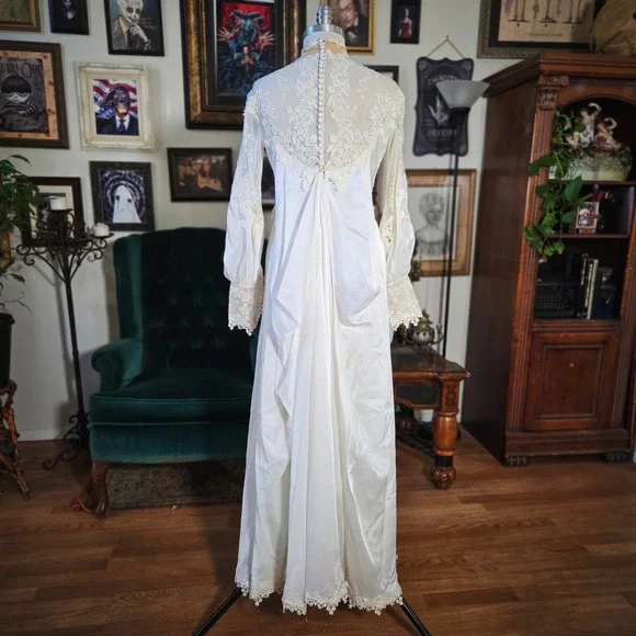 Vintage 70s White Lace High Neck Wedding Dress Long Sleeve Train Bridal Gown - Picture 6 of 8